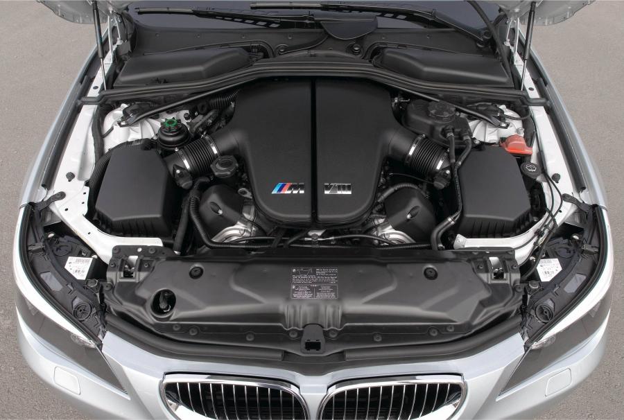  BMW M5 Touring 2009 года  (фото 29 из 51)